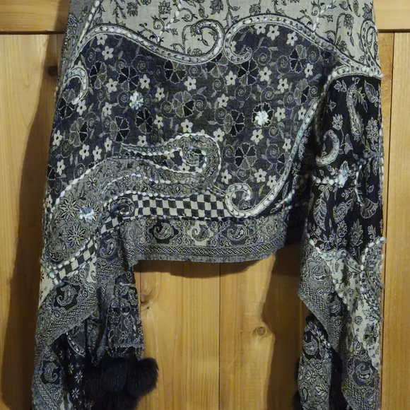 Kashmiri Wool Shawl - Embroidery Accent with Faux Fur at Collar - Picture 5 of 9